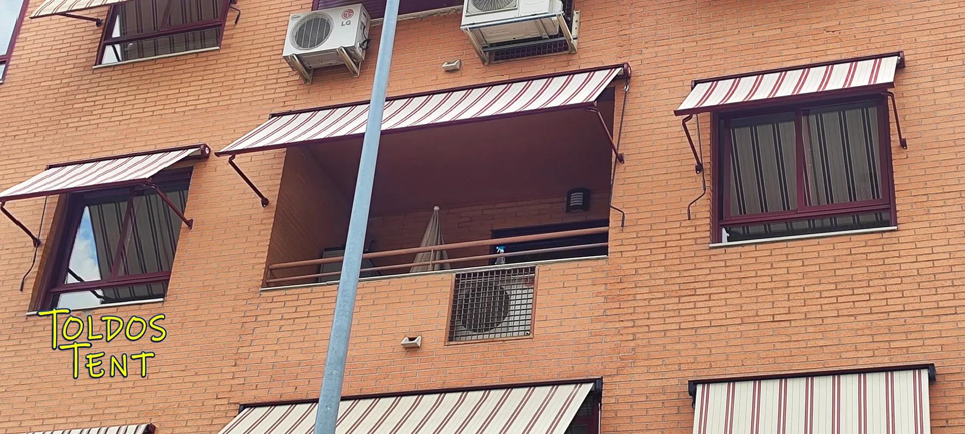 toldo-punto-recto-con-cofre-parla-04