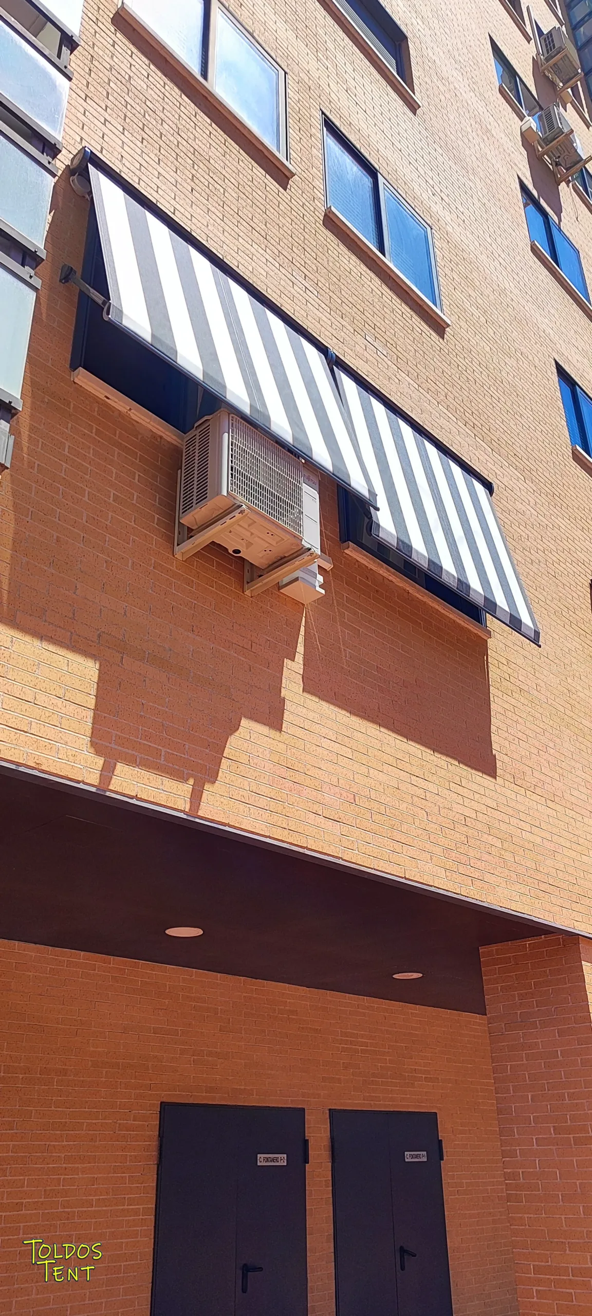 toldo-punto-recto-con-cofre-parla-07